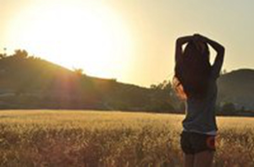 qq頭像閉眼女生1